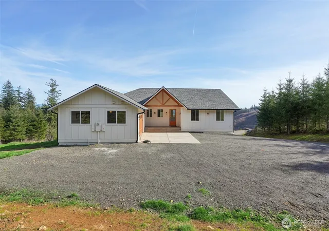 Photo 2 of Single family home for sale at 209 High Bank Ln, Woodland, WA 98674 | MLS# NWM2506015 | Listing updated on 2026-09-24