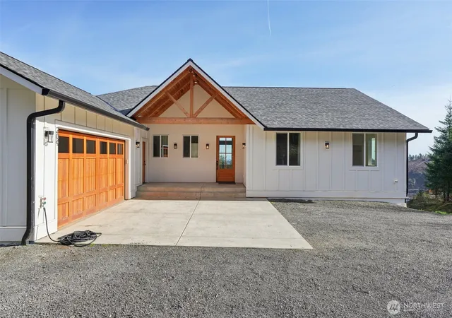 Photo 3 of Single family home for sale at 209 High Bank Ln, Woodland, WA 98674 | MLS# NWM2506015 | Listing updated on 2026-09-24
