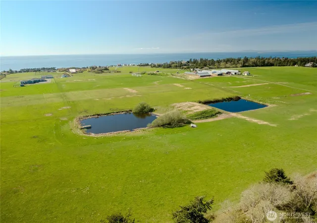 Photo 4 of Single family home for sale at 886 N W Beach Rd, Coupeville, WA 98239 | MLS# NWM2506025 | Listing updated on 2026-09-29