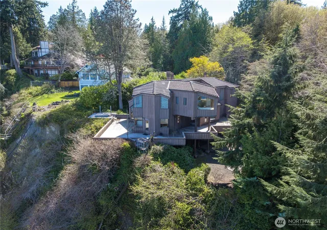Photo 1 of Single family home for sale at 17040 Agate St Ne, Bainbridge Island, WA 98110 | MLS# NWM2506044 | Listing updated on 2026-09-21