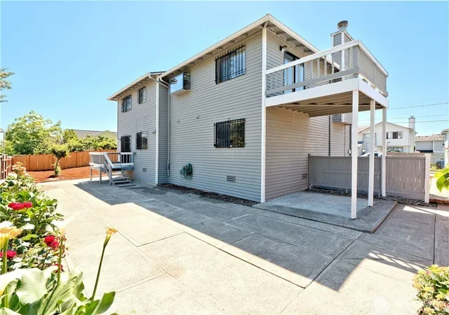 Photo 2 of Single family home for sale at 6750 28th Avenue S, Seattle, WA 98108 | MLS# NWM2506120 | Listing updated on 2026-09-21