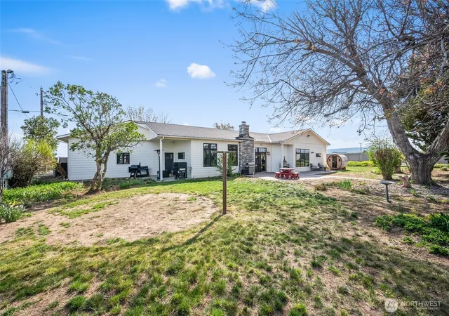 Photo 4 of Single family home for sale at 20272 Road 11 NW, Quincy, WA 98848 | MLS# NWM2506152 | Listing updated on 2026-09-28