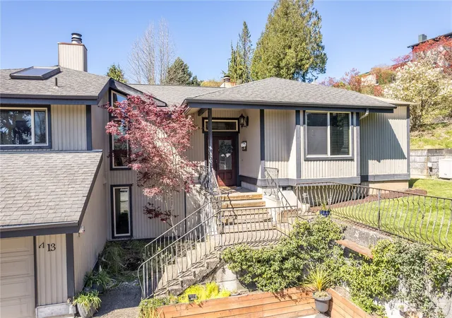 Photo 2 of Sale Pending at 13 Judith Pl, Longview, WA 98632 | MLS# NWM2506156 | Listing updated on 2026-10-01