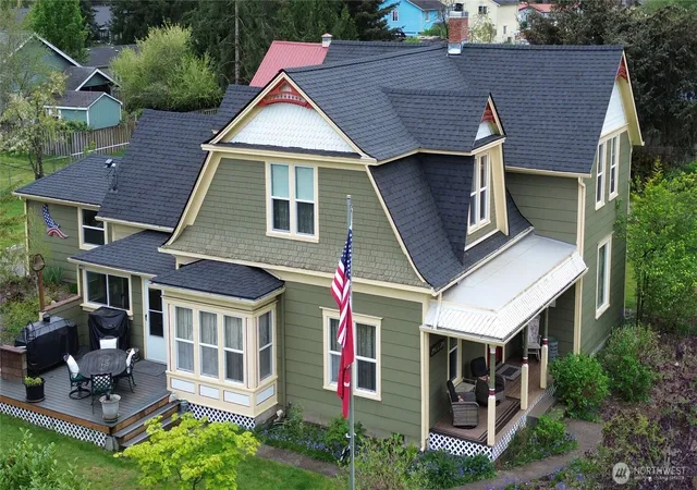 Photo 3 of Single family home for sale at 204 W Harris Ave, Oakville, WA 98568 | MLS# NWM2506231 | Listing updated on 2026-09-21