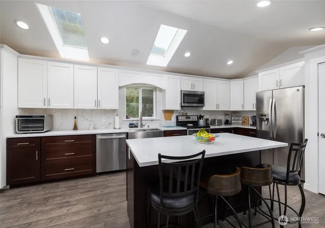 Photo 4 of Single family home for sale at 24401 S Skagit Hwy, Sedro Woolley, WA 98284 | MLS# NWM2506258 | Listing updated on 2026-10-01