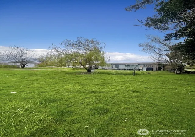 Photo 2 of Manufactured home for sale at 604 Oregon Ave, South Bend, WA 98586 | MLS# NWM2506339 | Listing updated on 2026-09-21
