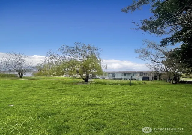 Photo 4 of Manufactured home for sale at 604 Oregon Ave, South Bend, WA 98586 | MLS# NWM2506339 | Listing updated on 2026-09-21