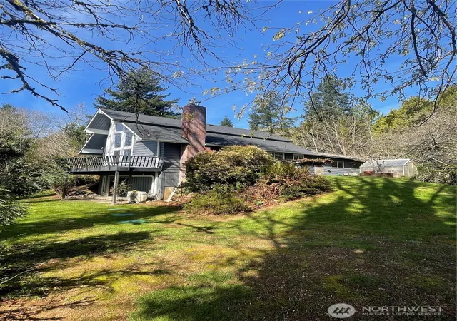 Photo 2 of Single family home for sale at 182 State Route 105, Raymond, WA 98577 | MLS# NWM2506348 | Listing updated on 2026-09-30