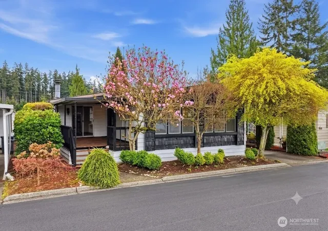 Photo 1 of Contingent at 620 112th Street Se #320, Everett, WA 98208 | MLS# NWM2506354 | Listing updated on 2026-09-21