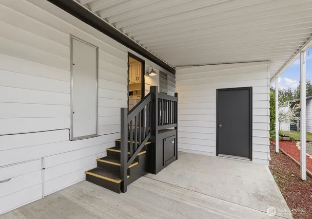 Photo 3 of Manufactured home for sale at 620 112th Street SE #320, Everett, WA 98208 | MLS# NWM2506354 | Listing updated on 2026-09-21
