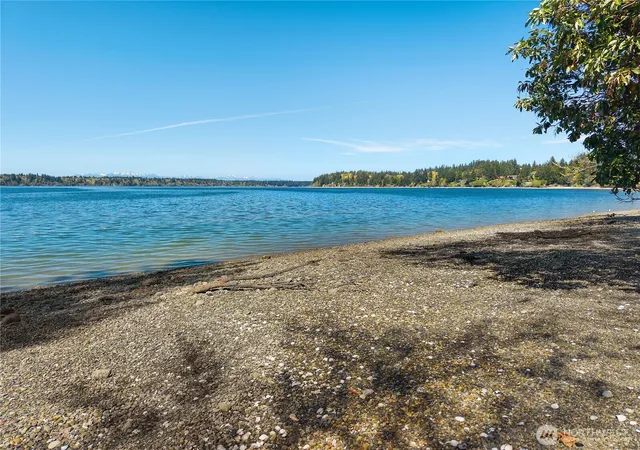 Photo 3 of Single family home for sale at 5023 Cooper Point Rd Nw, Olympia, WA 98502 | MLS# NWM2506388 | Listing updated on 2026-09-29