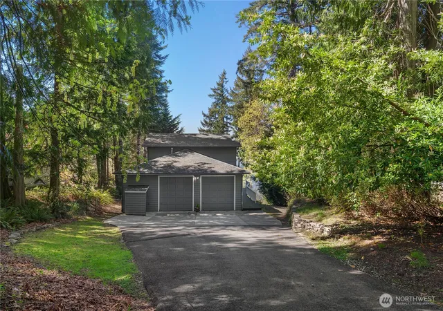 Photo 4 of Single family home for sale at 5023 Cooper Point Rd NW, Olympia, WA 98502 | MLS# NWM2506388 | Listing updated on 2026-09-29