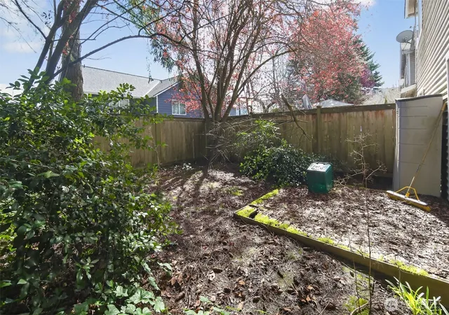 Photo 3 of Townhouse for sale at 15511 35th Avenue W #F, Lynnwood, WA 98087 | MLS# NWM2506389 | Listing updated on 2026-09-21