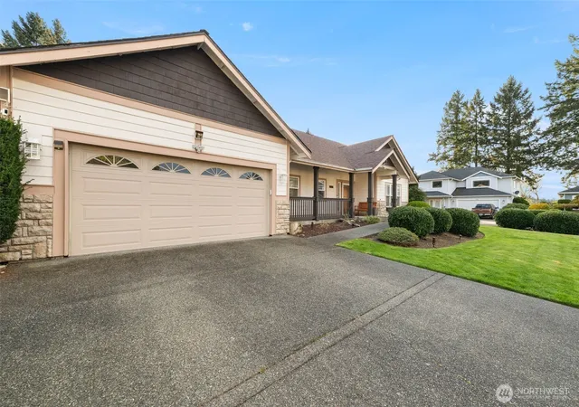 Photo 3 of Sale Pending at 9069 Eagle Point Loop Rd Se, Lakewood, WA 98498 | MLS# NWM2506429 | Listing updated on 2026-05-22
