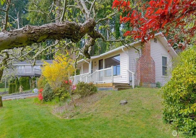 Photo 4 of Sale Pending at 10427 Powell Dr NW, Gig Harbor, WA 98335 | MLS# NWM2506603 | Listing updated on 2026-09-02