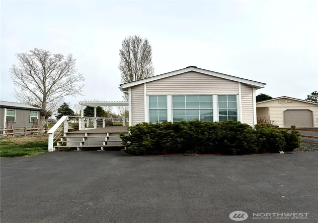 Photo 2 of Manufactured home for sale at 7037 Highway 262 E #135, Othello, WA 99344 | MLS# NWM2506611 | Listing updated on 2026-09-21
