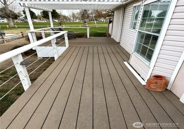 Photo 3 of Manufactured home for sale at 7037 Highway 262 E #135, Othello, WA 99344 | MLS# NWM2506611 | Listing updated on 2026-09-21