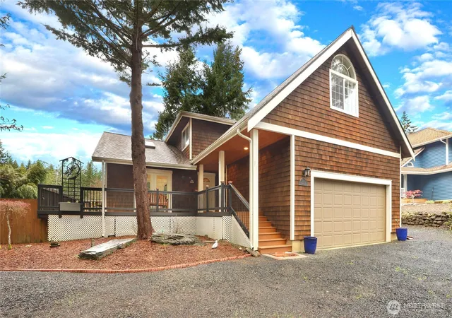Photo 1 of Single family home for sale at 21 E Michelle Ct, Union, WA 98592 | MLS# NWM2506613 | Listing updated on 2026-09-21