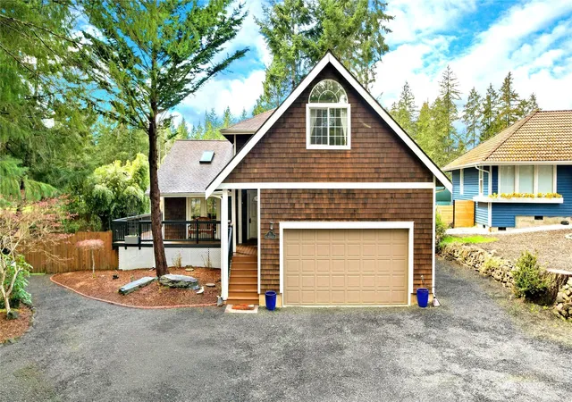 Photo 2 of Single family home for sale at 21 E Michelle Ct, Union, WA 98592 | MLS# NWM2506613 | Listing updated on 2026-09-21