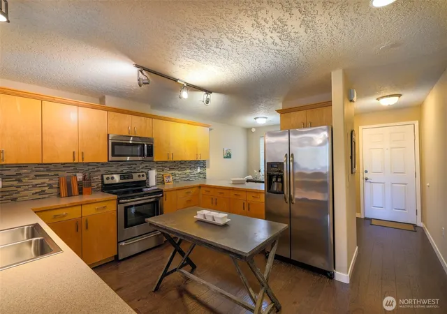 Photo 2 of Condo for sale at 262 Oyhut Bay Blvd Sw #305, Ocean Shores, WA 98569 | MLS# NWM2506621 | Listing updated on 2026-09-29
