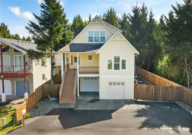 Photo 1 of Single family home for sale at 190 Ocean Shrs Blvd Sw, Ocean Shores, WA 98569 | MLS# NWM2506646 | Listing updated on 2026-09-21