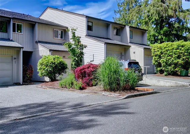 Photo 4 of Condo for sale at 1 Lake Louise Dr #31, Bellingham, WA 98229 | MLS# NWM2506649 | Listing updated on 2026-09-28
