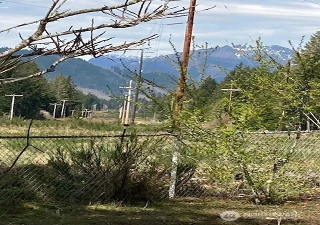 Photo 3 of Single family home for sale at 301 N Chinook Dr, Hoodsport, WA 98548 | MLS# NWM2506702 | Listing updated on 2026-09-23
