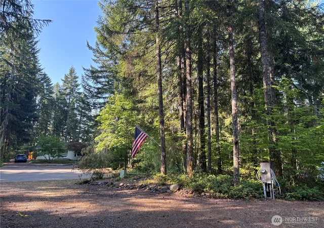 Photo 3 of Land for sale at 20 Oxbow Pl, Hoodsport, WA 98548 | MLS# NWM2506711 | Listing updated on 2026-09-21