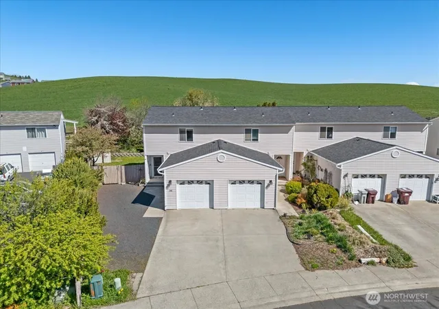 Photo 3 of Townhouse for sale at 266 Nw Clay Ct, Pullman, WA 99163 | MLS# NWM2506715 | Listing updated on 2026-09-21