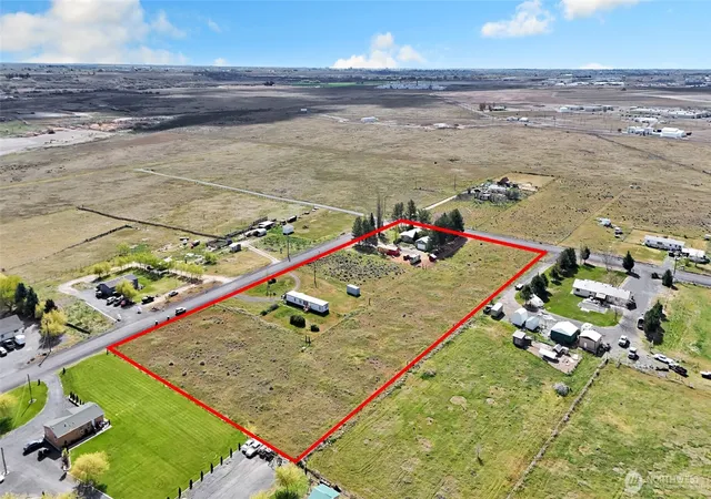 Photo 2 of Sale Pending at 9630 Rd H8 Ne, Moses Lake, WA 98837 | MLS# NWM2506755 | Listing updated on 2026-09-25