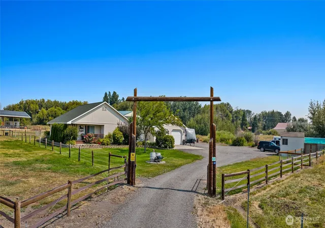 Photo 3 of Single family home for sale at 243 Winter Crk Ln, Ellensburg, WA 98926 | MLS# NWM2506785 | Listing updated on 2026-09-23