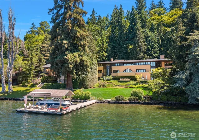 Photo 2 of Mansion for sale at 415 Shoreland Dr Se, Bellevue, WA 98004 | MLS# NWM2506796 | Listing updated on 2026-09-21