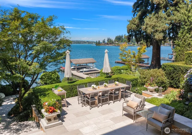 Photo 3 of Single family home for sale at 415 Shoreland Dr SE, Bellevue, WA 98004 | MLS# NWM2506796 | Listing updated on 2026-09-21