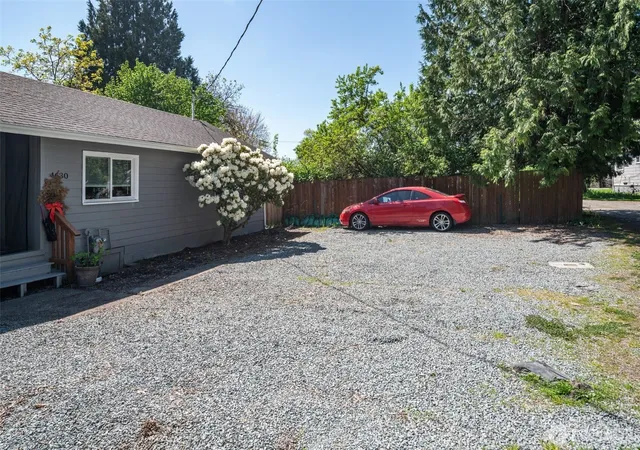 Photo 3 of Single family home for sale at 4630 B St Nw, Auburn, WA 98001 | MLS# NWM2506803 | Listing updated on 2026-09-30