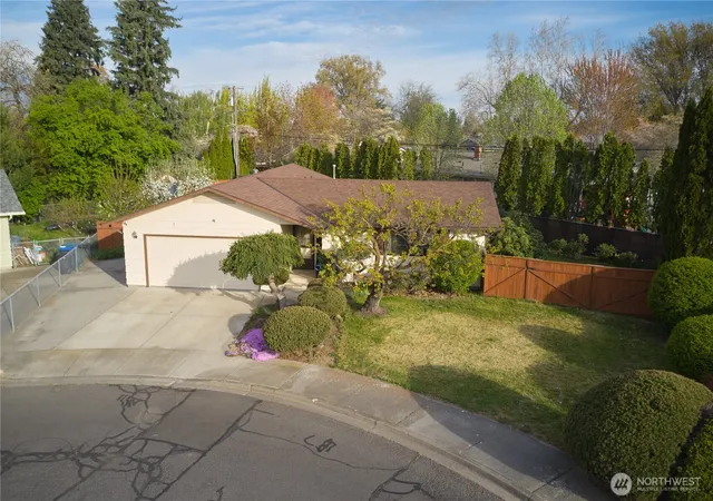 Photo 1 of Single family home for sale at 863 Dow Dr, Walla Walla, WA 99362 | MLS# NWM2506828 | Listing updated on 2026-10-02