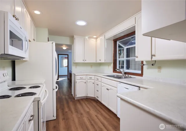 Photo 3 of Single family home for sale at 863 Dow Dr, Walla Walla, WA 99362 | MLS# NWM2506828 | Listing updated on 2026-10-02
