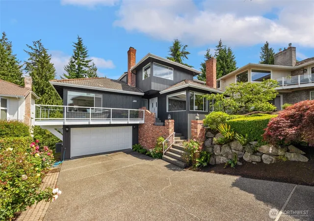 Photo 1 of Single family home for sale at 1623 Edgemoor Ln, Everett, WA 98203 | MLS# NWM2506832 | Listing updated on 2026-09-21