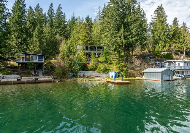 Photo 4 of Single family home for sale at 9244 Black Mountain Ln, Maple Falls, WA 98266 | MLS# NWM2506963 | Listing updated on 2026-09-21