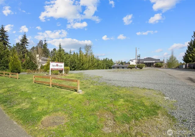 Photo 3 of Sale Pending at 725 112th Street SW, Everett, WA 98204 | MLS# NWM2506977 | Listing updated on 2026-09-25