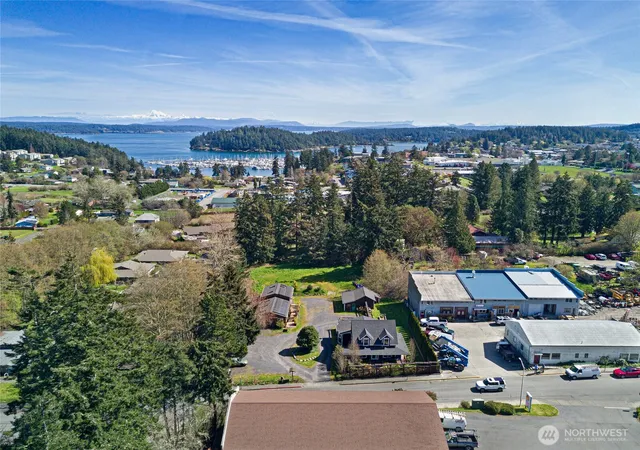 Photo 4 of Single family home for sale at 326 Carter St, Friday Harbor, WA 98250 | MLS# NWM2507008 | Listing updated on 2026-09-21