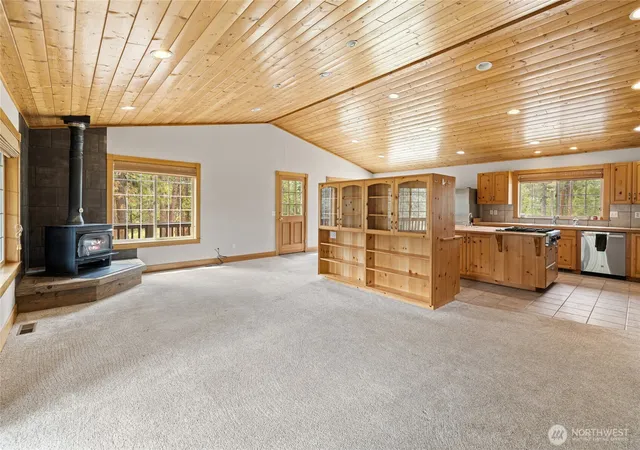 Photo 4 of Single family home for sale at 960 Forest Grv, Cle Elum, WA 98922 | MLS# NWM2507018 | Listing updated on 2026-09-21