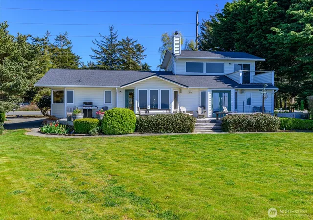 Photo 1 of Single family home for sale at 1889 W Beach Rd, Oak Harbor, WA 98277 | MLS# NWM2507022 | Listing updated on 2026-10-02