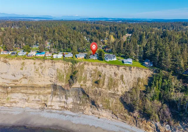Photo 4 of Single family home for sale at 1889 W Beach Rd, Oak Harbor, WA 98277 | MLS# NWM2507022 | Listing updated on 2026-10-02