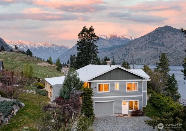 Photo 4 of Single family home for sale at 104 Mirage Ln, Chelan, WA 98816 | MLS# NWM2507180 | Listing updated on 2026-09-21