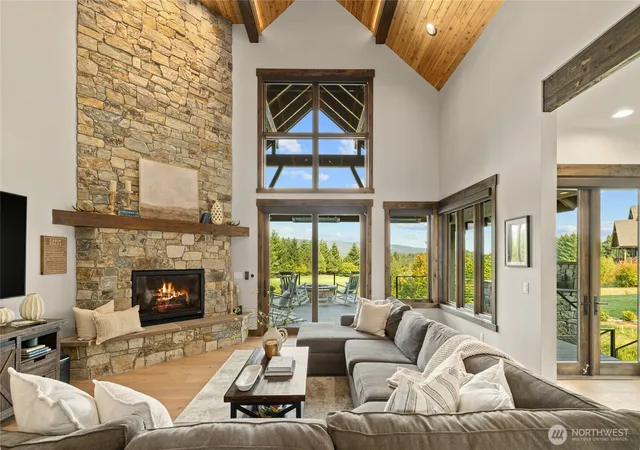 Photo 3 of Single family home for sale at 261 Cabin Trl Dr, Cle Elum, WA 98922 | MLS# NWM2507187 | Listing updated on 2026-09-26