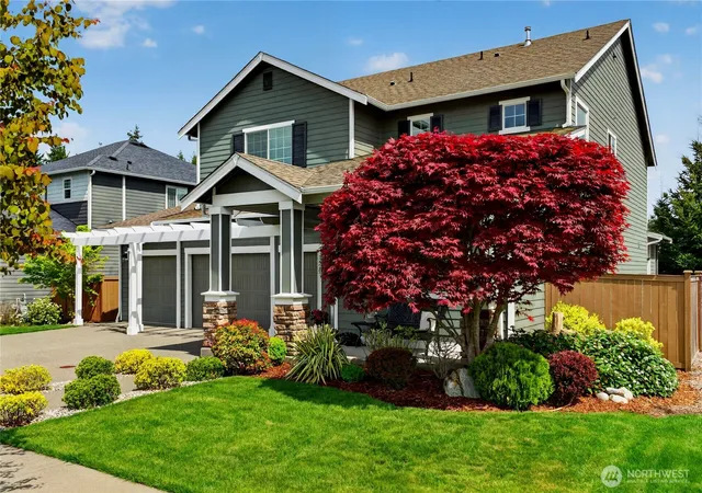 Photo 2 of Single family home for sale at 14207 Overlook Dr E, Bonney Lake, WA 98391 | MLS# NWM2507205 | Listing updated on 2026-09-25