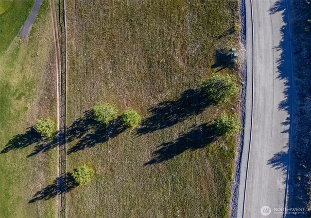 Photo 3 of Sale Pending at 322 Paintbrush Rd, Chelan, WA 98816 | MLS# NWM2507211 | Listing updated on 2026-08-24