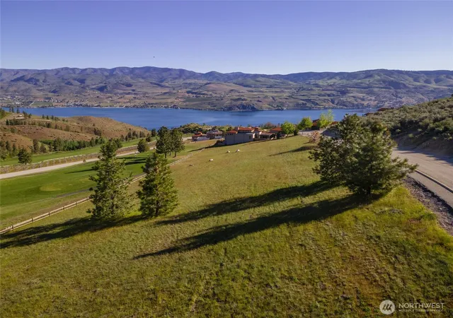 Photo 3 of Sale Pending at 322 Paintbrush Rd, Chelan, WA 98816 | MLS# NWM2507211 | Listing updated on 2026-08-24