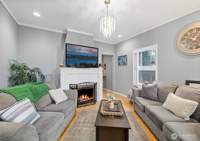 Photo 2 of Single family home for sale at 934 N 100th Street, Seattle, WA 98133 | MLS# NWM2507212 | Listing updated on 2026-09-21