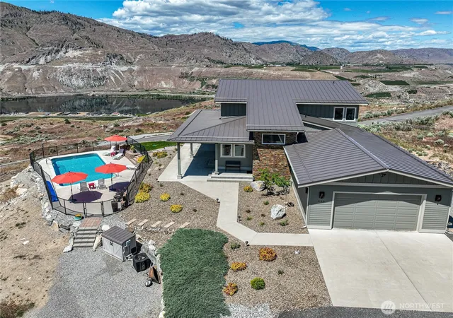 Photo 2 of Single family home for sale at 200 Ridge Rd, Orondo, WA 98843 | MLS# NWM2507214 | Listing updated on 2026-09-21